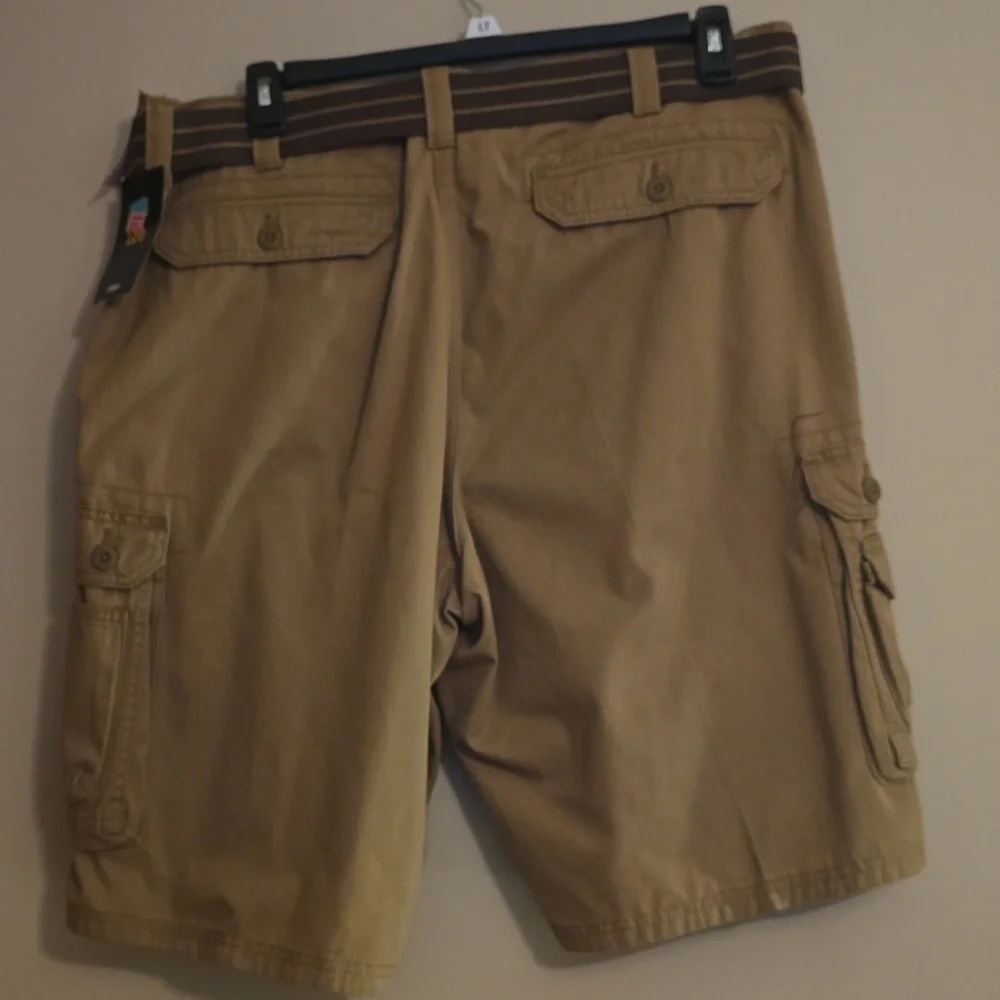 New Lee Men's Size 42 Tan‎ Cargo Belted Shorts